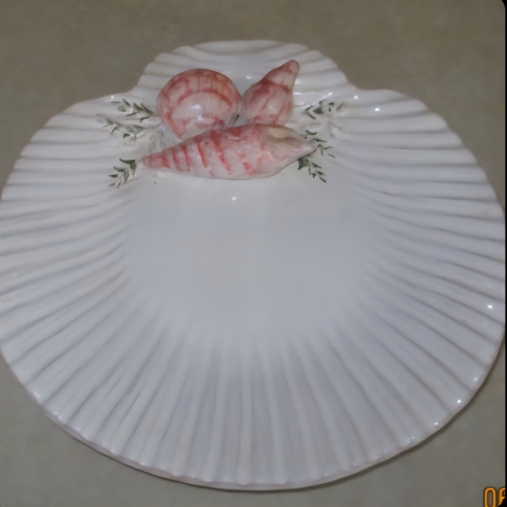 Shell Tray with Raised Shell Motif